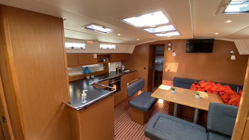 Book yachts online - sailboat - Bavaria Cruiser 45 - Volić - rent