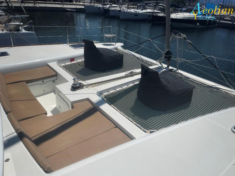 Book yachts online - catamaran - Lagoon 450  Flybridge - Aeolian Dream - rent