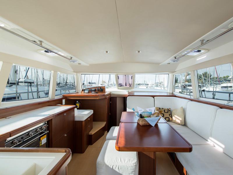 Book yachts online - sailboat - Moody DS 45 - Smiling Day - rent