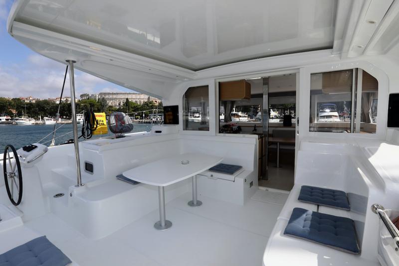 Book yachts online - catamaran - Excess 12 - Kiss Me Twice - rent