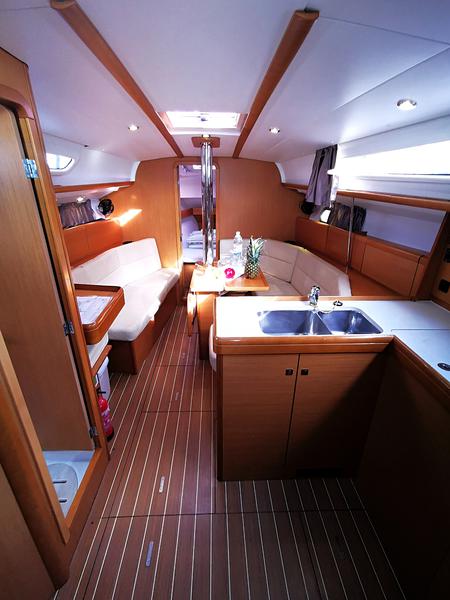 Book yachts online - sailboat - Sun Odyssey 36i - Mia - rent