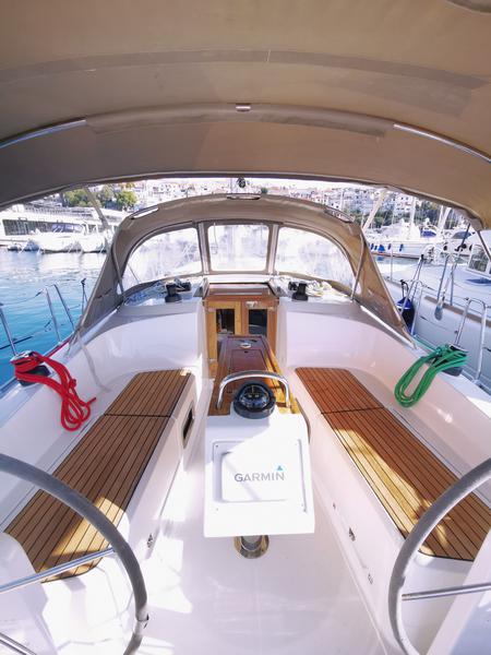 Book yachts online - sailboat - Bavaria Cruiser 37 - Maci - rent