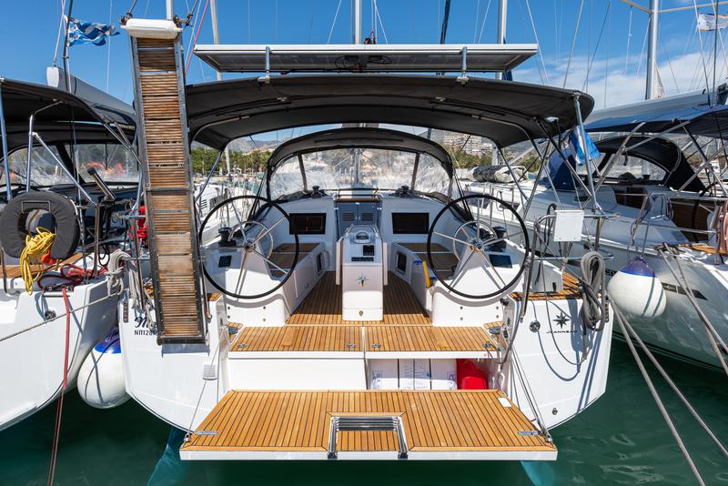 Book yachts online - sailboat - Sun Odyssey 410 - Martha - rent