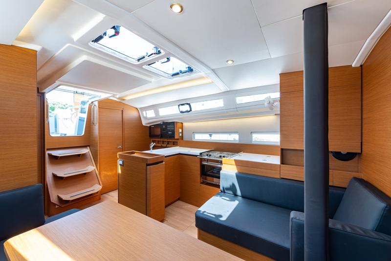 Book yachts online - sailboat - Sun Odyssey 410 - Martha - rent