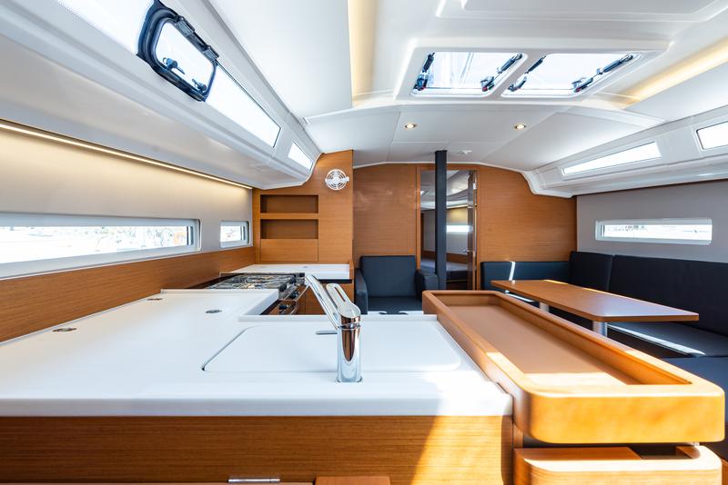 Book yachts online - sailboat - Sun Odyssey 410 - Martha - rent