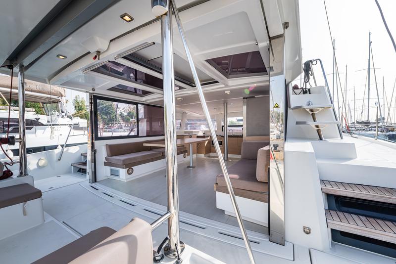 Book yachts online - catamaran - Bali 4.3 - Gatto Nero - rent