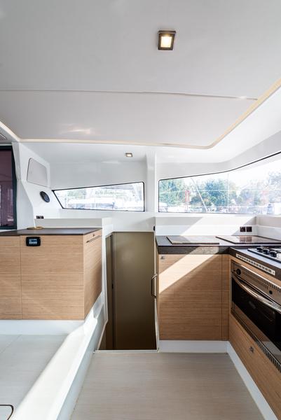 Book yachts online - catamaran - Bali 4.3 - Gatto Nero - rent