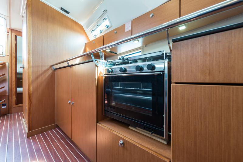 Book yachts online - sailboat - Bavaria 40 Cruiser - Deneb - rent