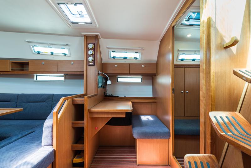 Book yachts online - sailboat - Bavaria 40 Cruiser - Deneb - rent