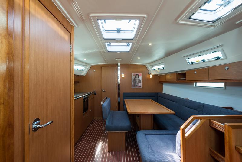 Book yachts online - sailboat - Bavaria 40 Cruiser - Deneb - rent