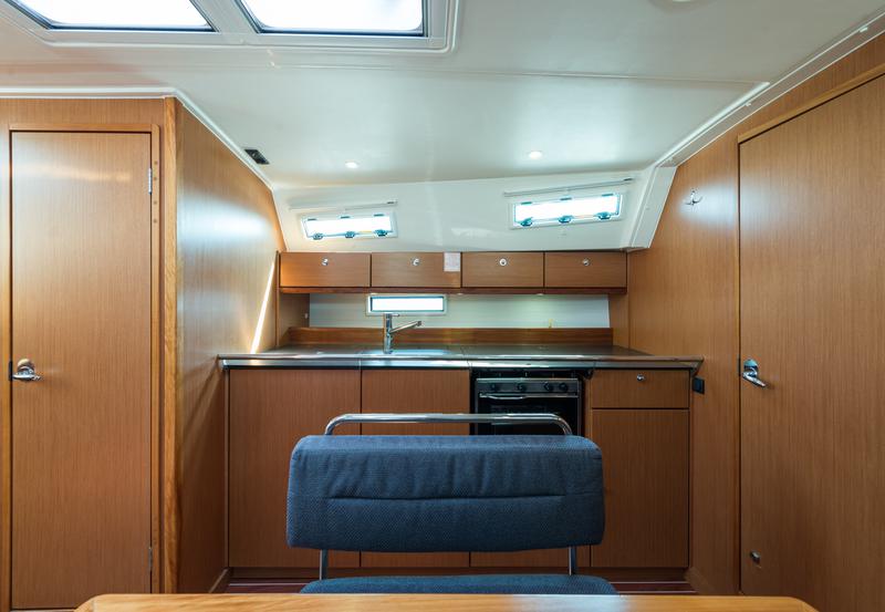 Book yachts online - sailboat - Bavaria 40 Cruiser - Deneb - rent