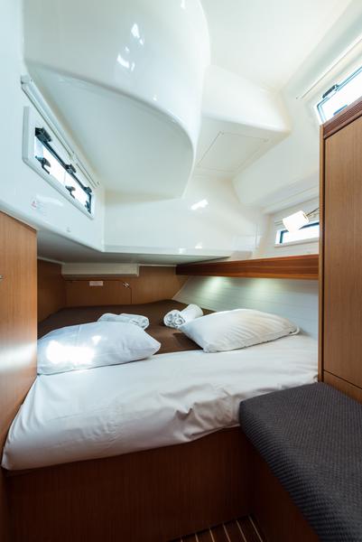 Book yachts online - sailboat - Bavaria 40 Cruiser - Deneb - rent