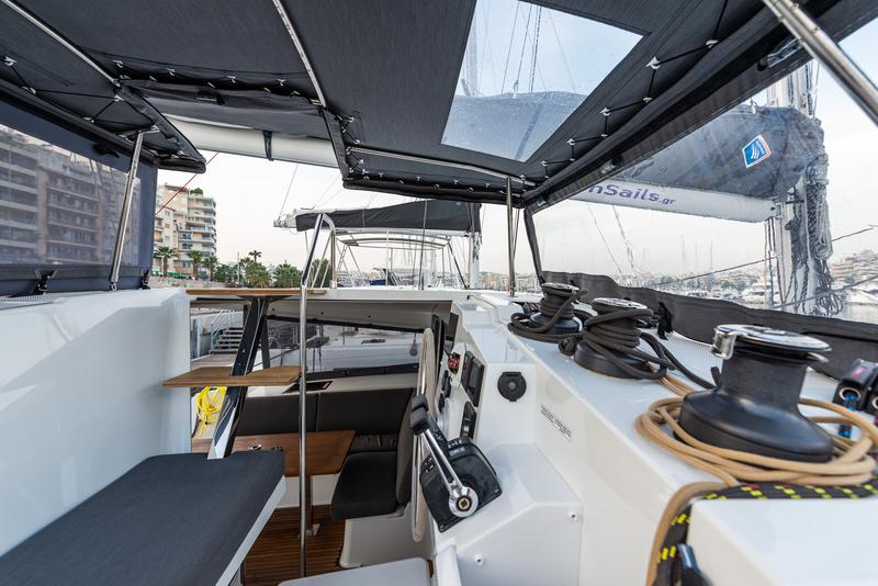 Book yachts online - catamaran - Isla 40 - Rih - rent