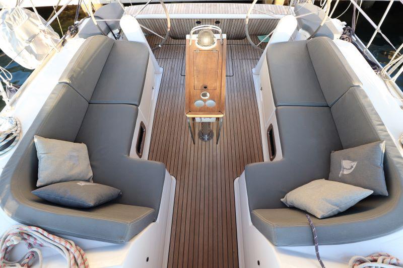 Book yachts online - sailboat - Bavaria Cruiser 46 - Sherdana - rent