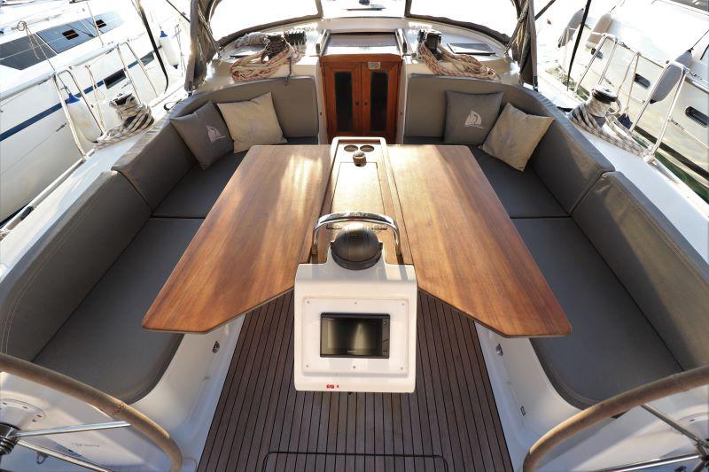 Book yachts online - sailboat - Bavaria Cruiser 46 - Sherdana - rent