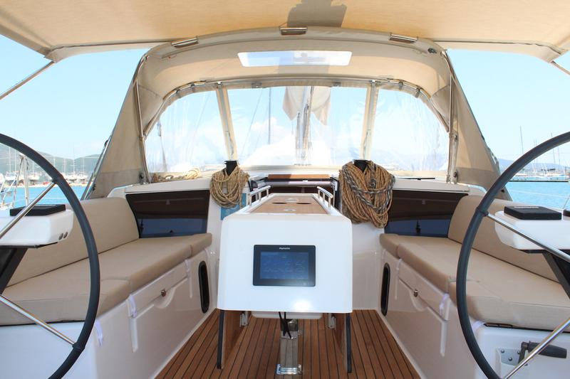 Book yachts online - sailboat - Dufour 390 Grand Large - Why Not 16 - rent