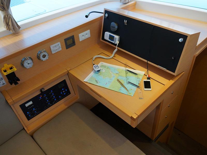Book yachts online - catamaran - Lagoon 400 S2 - Myrto - rent