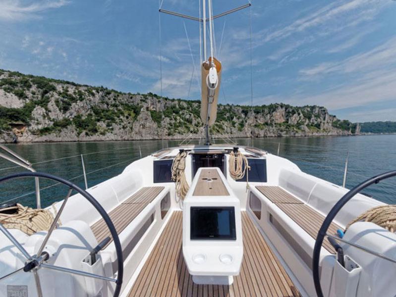 Book yachts online - sailboat - Dufour 412 Grand Large - Iliana - rent