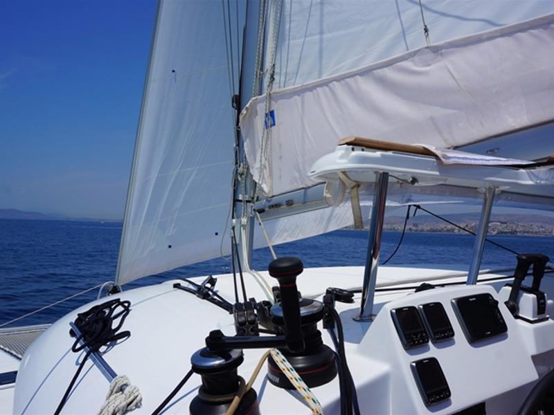 Book yachts online - catamaran - Lagoon 380 S2 - Dido - rent