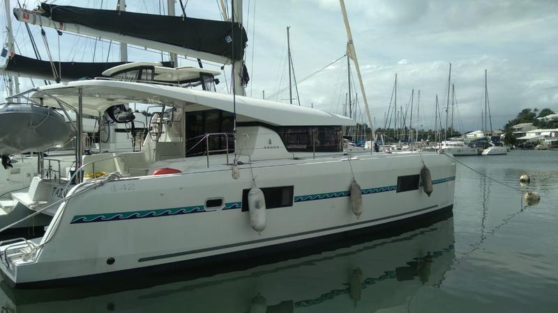 Book yachts online - catamaran - Lagoon 42 - Taina - rent