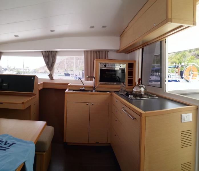 Book yachts online - catamaran - Lagoon 400 S2 - Gioia - rent