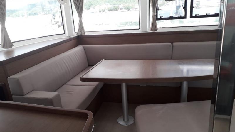 Book yachts online - catamaran - Lagoon 42 - Utopia - rent