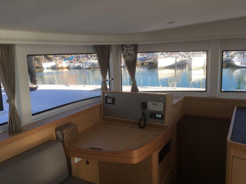 Book yachts online - catamaran - Lagoon 42 - Tidre - rent