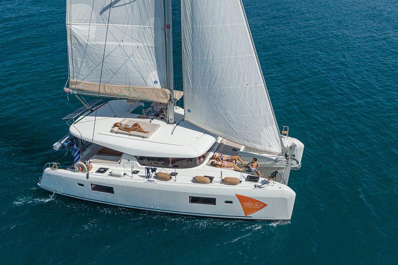 Book yachts online - catamaran - Lagoon 42 - Catalina | A/C generator watermaker - rent