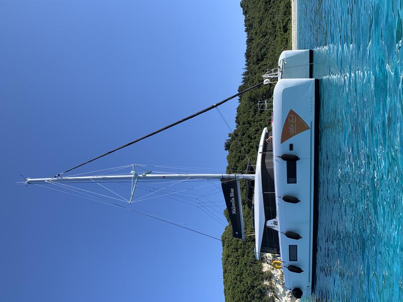 Book yachts online - catamaran - Lagoon 42 - Majorelle Blue | A/C generator watermaker - rent