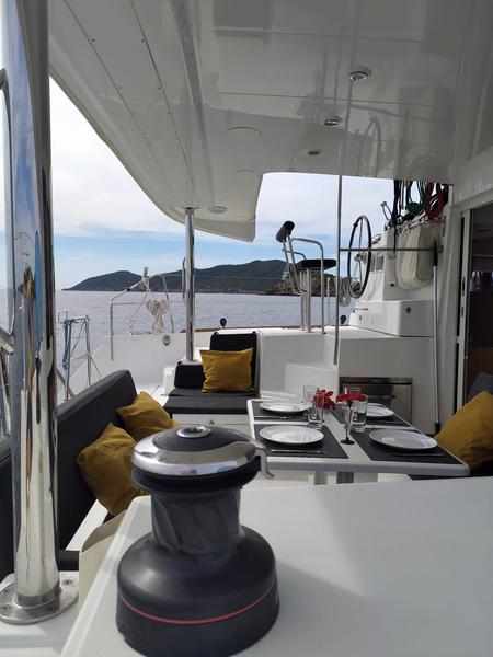 Book yachts online - catamaran - Lagoon 400 s2 - MIRANDA - rent