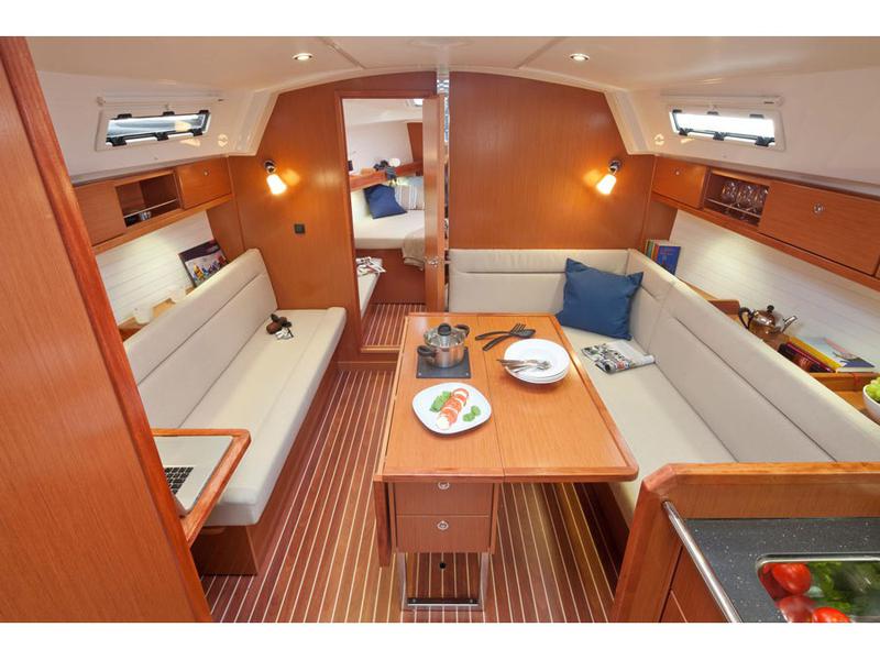 Book yachts online - sailboat - Bavaria Cruiser 36 - Ifigenia - rent
