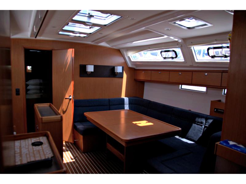 Book yachts online - sailboat - Bavaria Cruiser 46 - Thalia - rent