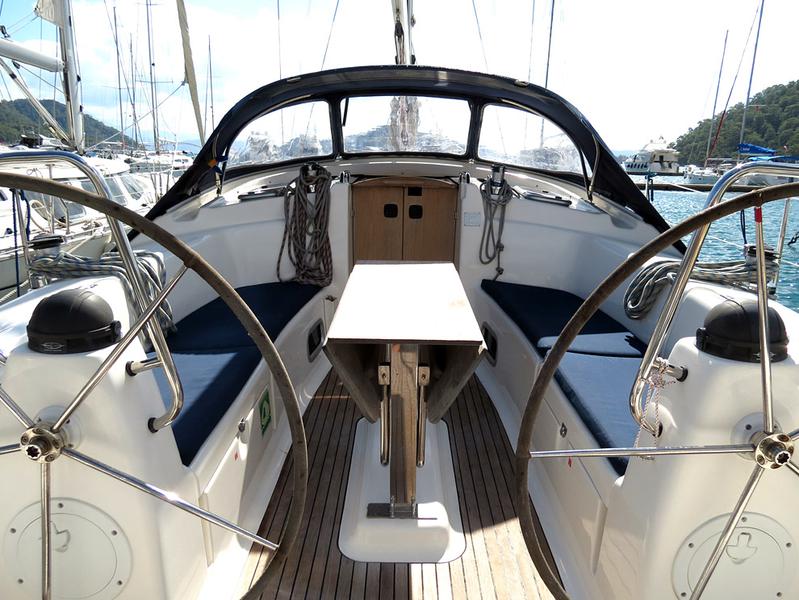 Book yachts online - sailboat - Bavaria 43 Cruiser - Yilki - rent