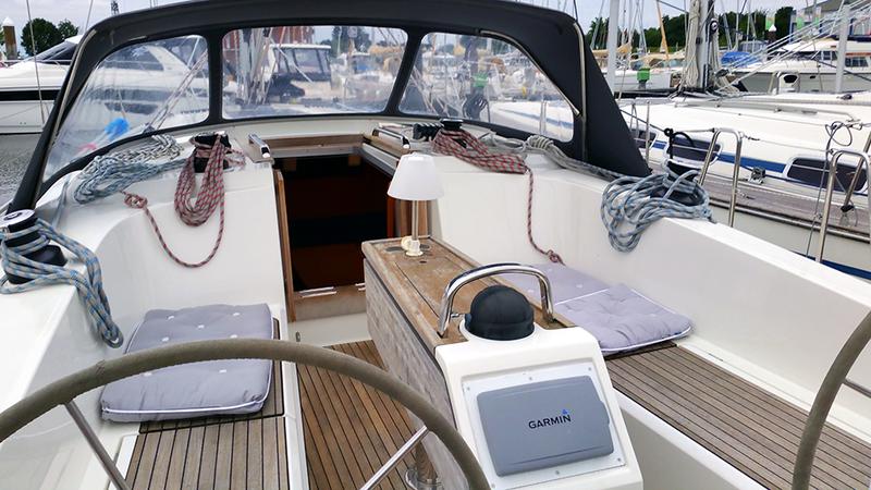 Book yachts online - sailboat - Bavaria Cruiser 41 - Fireball - rent