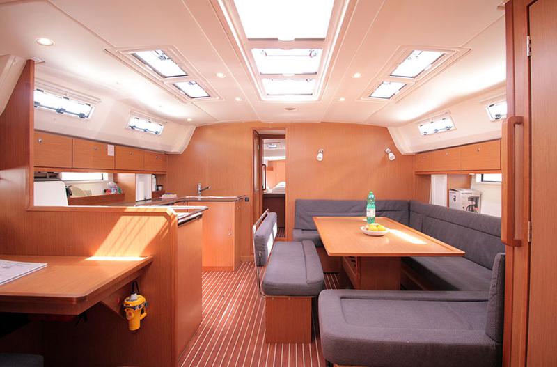 Book yachts online - sailboat - Bavaria Cruiser 50 - Quantum - rent