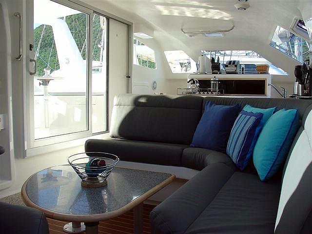 Book yachts online - catamaran - Voyage 440 - Alboran Ron Punch (Majorca) - rent