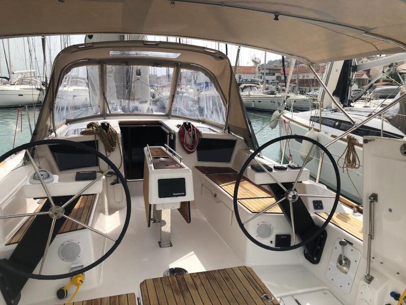 Book yachts online - sailboat - Dufour 360 GL - Sileb - rent