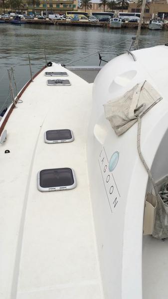 Book yachts online - catamaran - Lagoon 410 S2 - Vega - rent