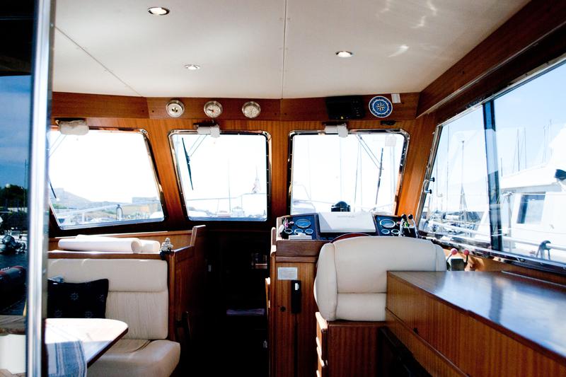 Book yachts online - motorboat - Sciallino 40 - Perla di mare - rent