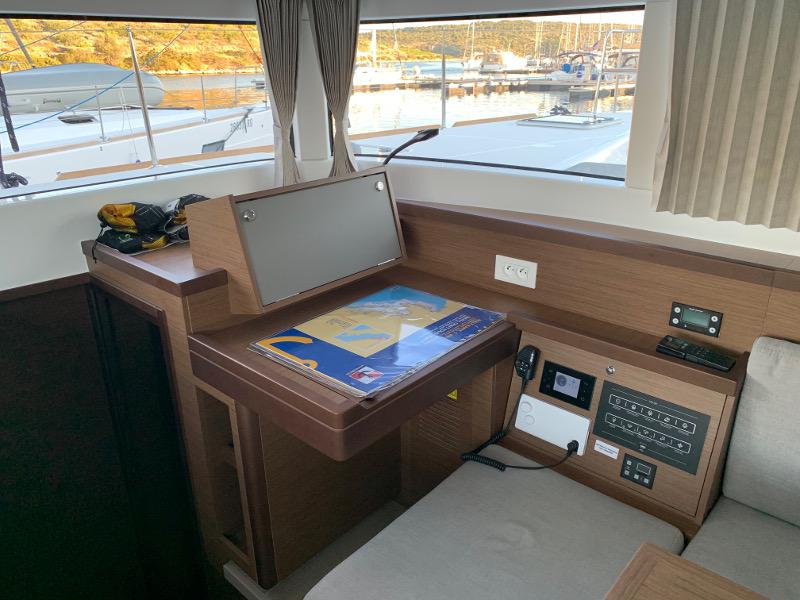 Book yachts online - catamaran - Lagoon 40 - MONARCH new 2020+AC+G - rent