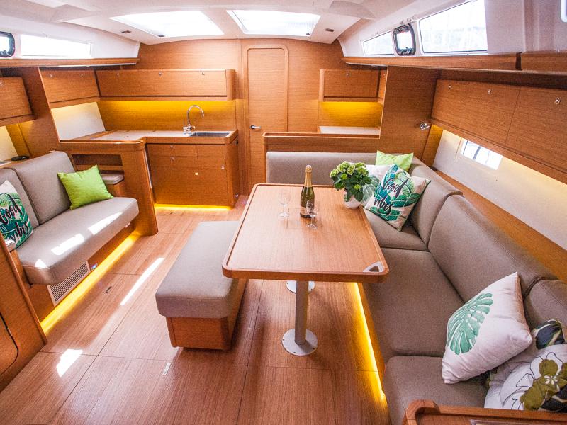 Book yachts online - sailboat - Dufour 460 Grand Large - MALIN OV 2018+AC+G - rent