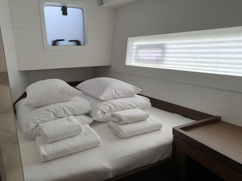 Book yachts online - catamaran - Lagoon 40 - BYE BYE new 2020+AC+G - rent