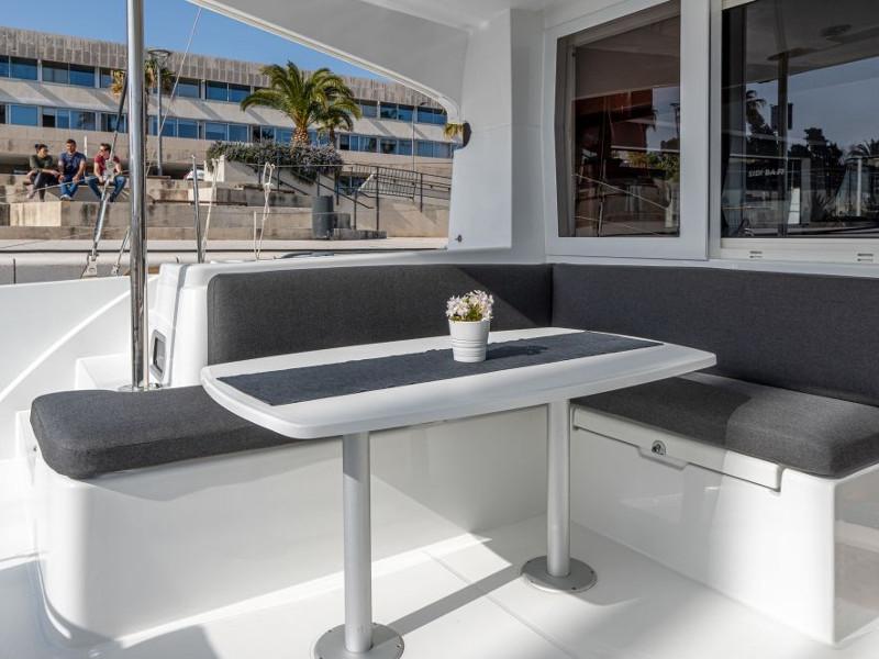 Book yachts online - catamaran - Lagoon 40 - BYE BYE new 2020+AC+G - rent