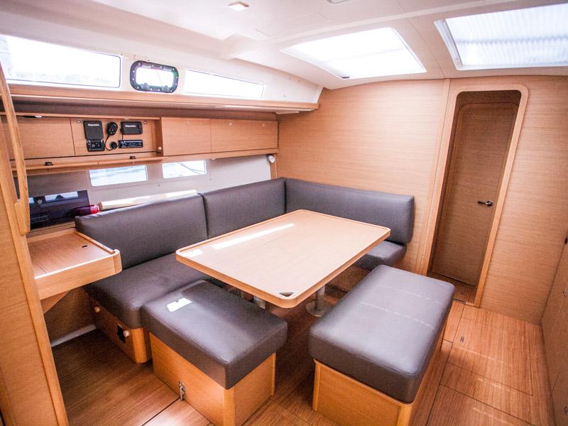 Book yachts online - sailboat - Dufour 460 Grand Large - MADICKEN 2018+AC - rent