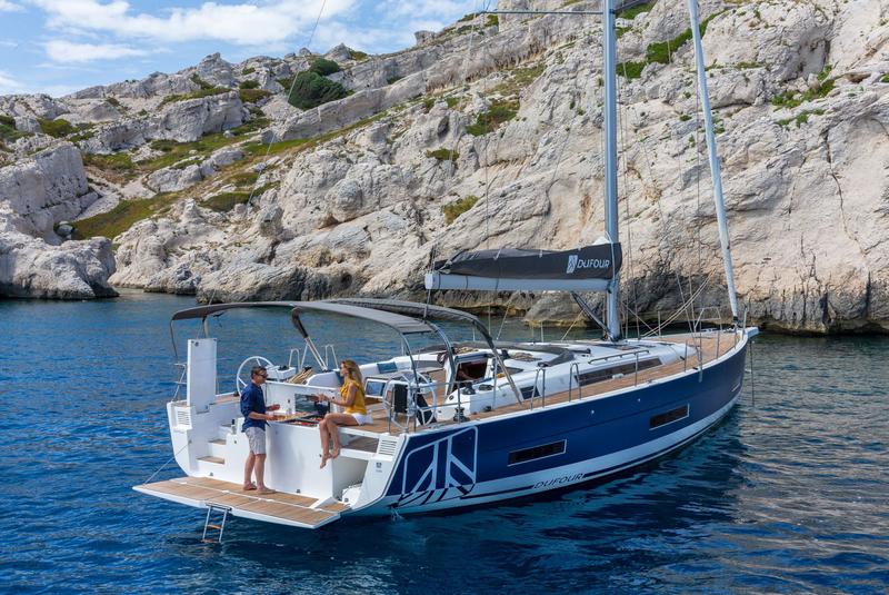 Book yachts online - sailboat - Dufour 530 - ARTEMIDE - rent