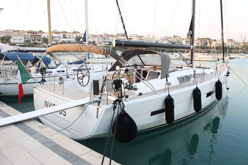 Book yachts online - sailboat - Dufour 56 Exclusive - INVICTUS - rent