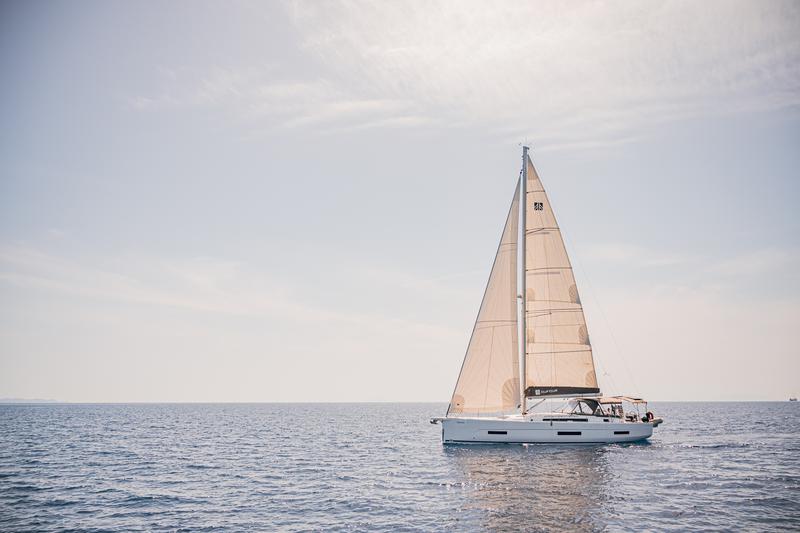 Book yachts online - sailboat - Dufour 530 - PERSEIDE - rent