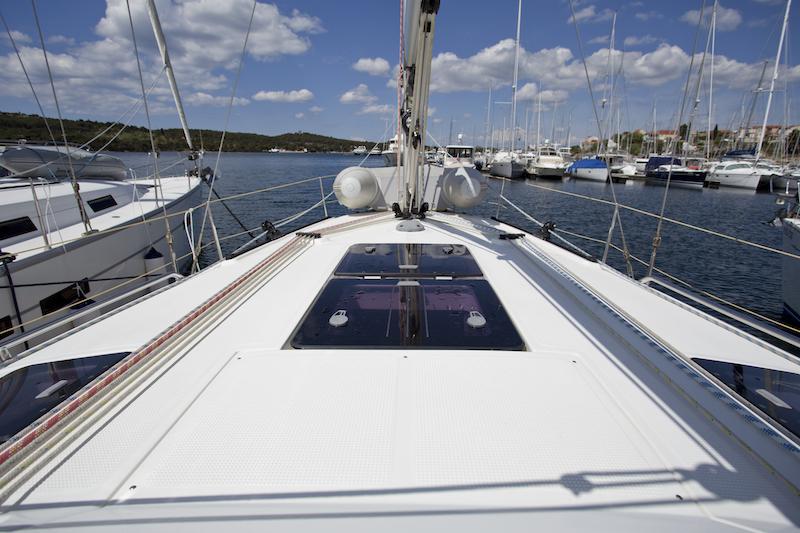 Book yachts online - sailboat - Bavaria 36 Cruiser - Mystic - rent