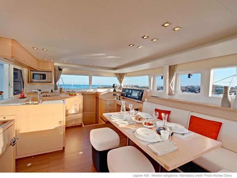 Book yachts online - catamaran - Lagoon 450 Flybridge - AQUA - rent