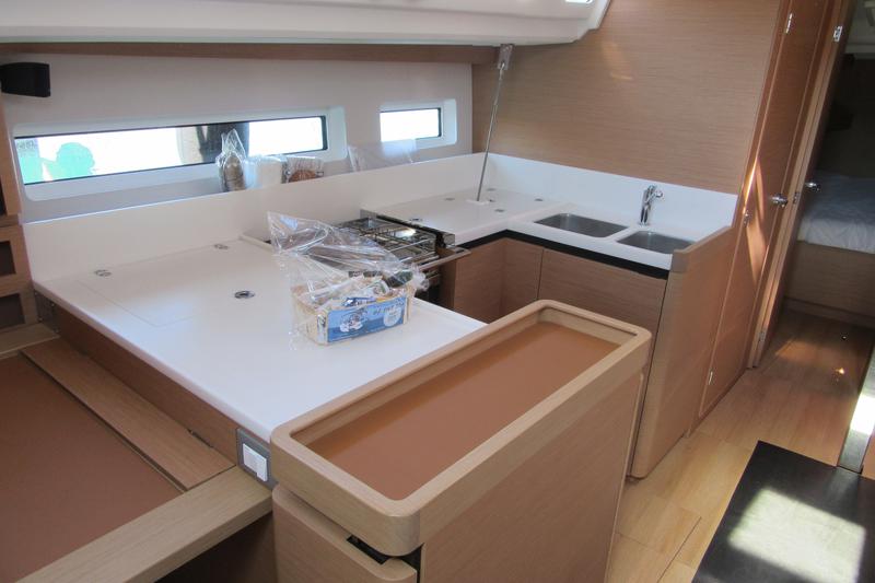 Book yachts online - sailboat - Sun Odyssey 440 - Matilda - rent